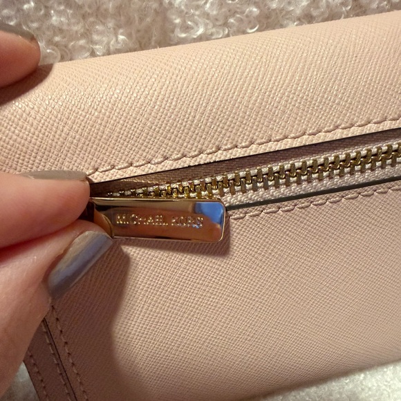 Michael Kors Light Pink Wallet with Gold Logo - Picture 3 of 8